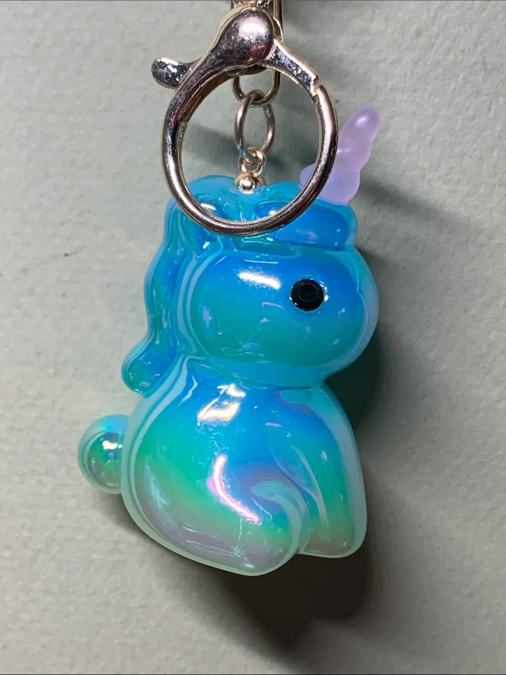 Charm Buddy iridescent blue